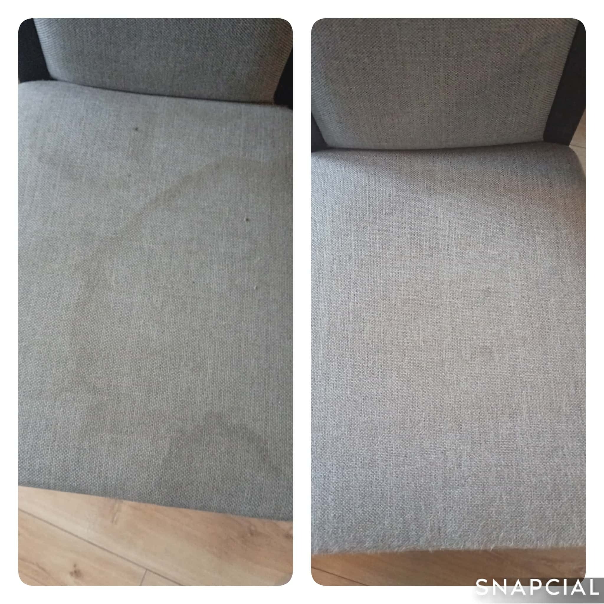 Krzesło tapicerowane przed i po czyszczeniu. Po lewej widoczne plamy, po prawej czysta tapicerka. Efekt prania krzesła z bliska, na jasnym parkiecie.