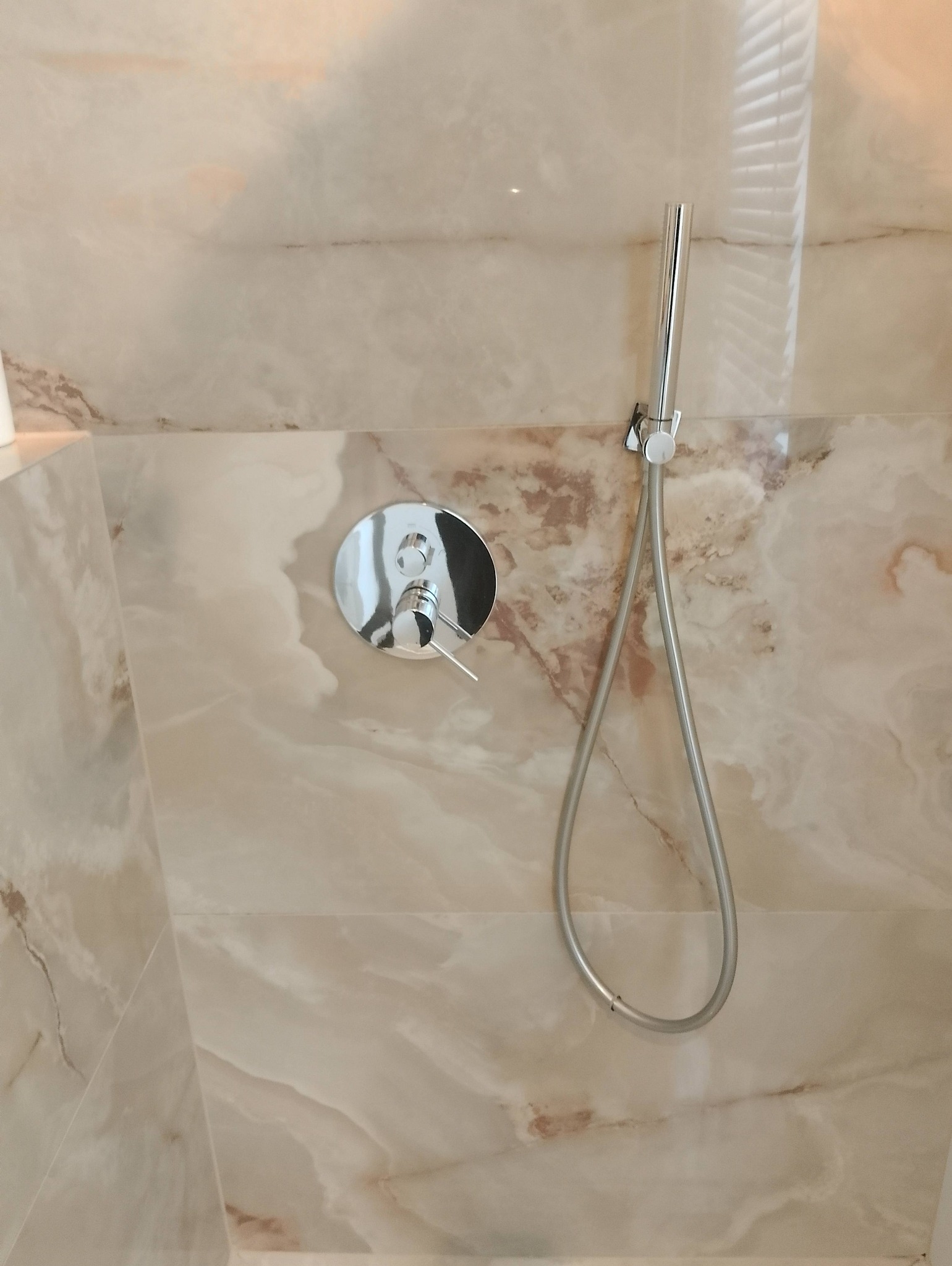 Część ścienna kabiny prysznicowej