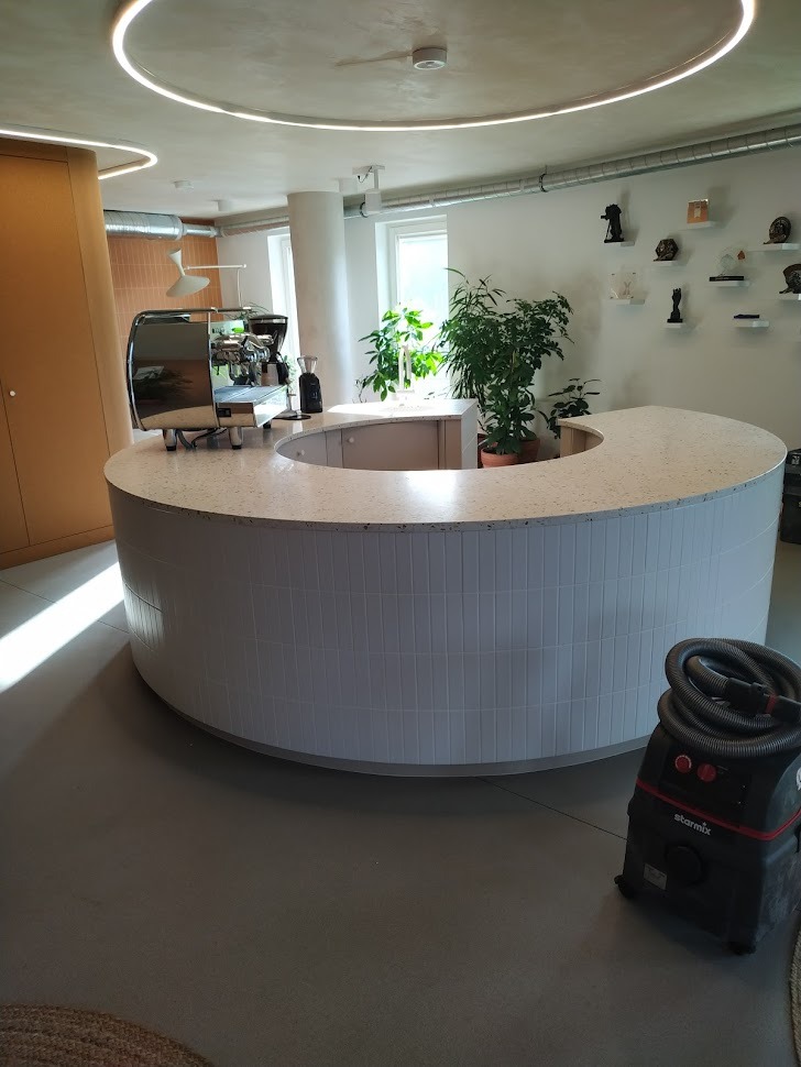 Lada recepcyjna - Lastryko