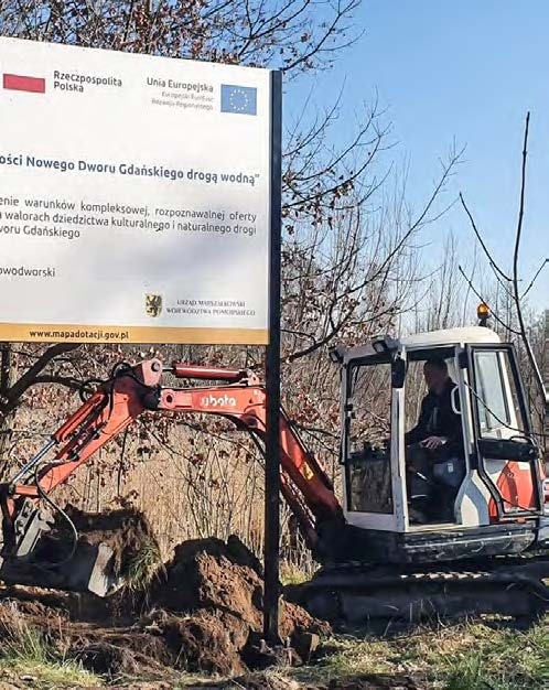 Montowanie tablicy unijnej