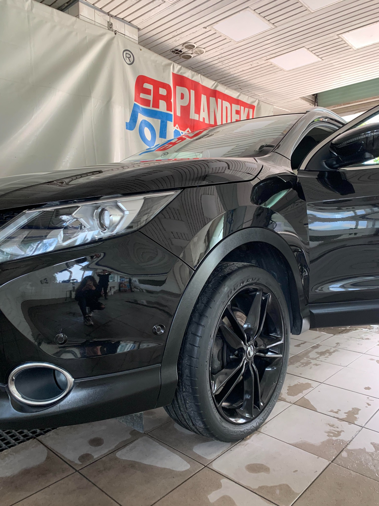 Wycinanie rys, dekontaminacja lakieru, polerowanie jednostopniowe, nałożenie powłoki ceramicznej