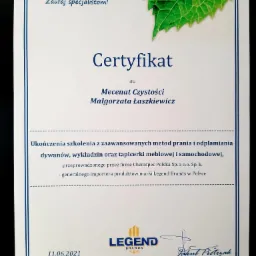 Certyfikat ukończenia szkolenia z zaawansowanych metod prania i odplamiania dywanów, wykładzin oraz tapicerki meblowej i samochodowej, wydany przez Chemspec Polska dla Mecenat Czystości Małgorzaty...