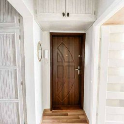 Autoryzowana grupa techniki zabrzpieczeń sp. z o.o. - Drzwi wewnatrzklatkowe