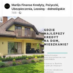 Zdjęcie domu z balkonem i tekstem reklamowym o najlepszym finansowaniu na dom i mieszkanie, z danymi kontaktowymi firmy.