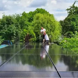 full black na dachu budynku - Mikulczyce