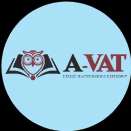 Logo firmy A-VAT z motywem sowy i otwartej księgi na jasnoniebieskim okręgu, oferującej usługi rachunkowo-księgowe.