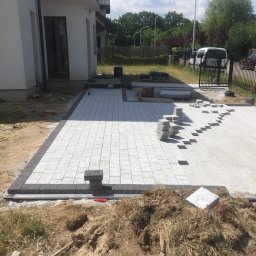 Układanie kostki brukowej Czernica 3