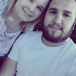 Jestem młoda i energiczna dziewczyna chętnie zajmę się maleństwem /)