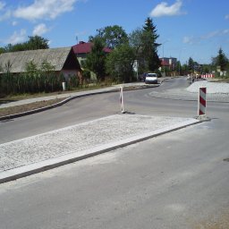 Droga wojewódzka od Lubaczowa do przejścia granicznego w Budomierzu 12 km cała inwestycja w zakresie brukarstwa budowa ronda 
 na skrzyżowaniu ul Sobieskiego i Niemirowska, to dzieło naszej Firmy Bruk-Ar.