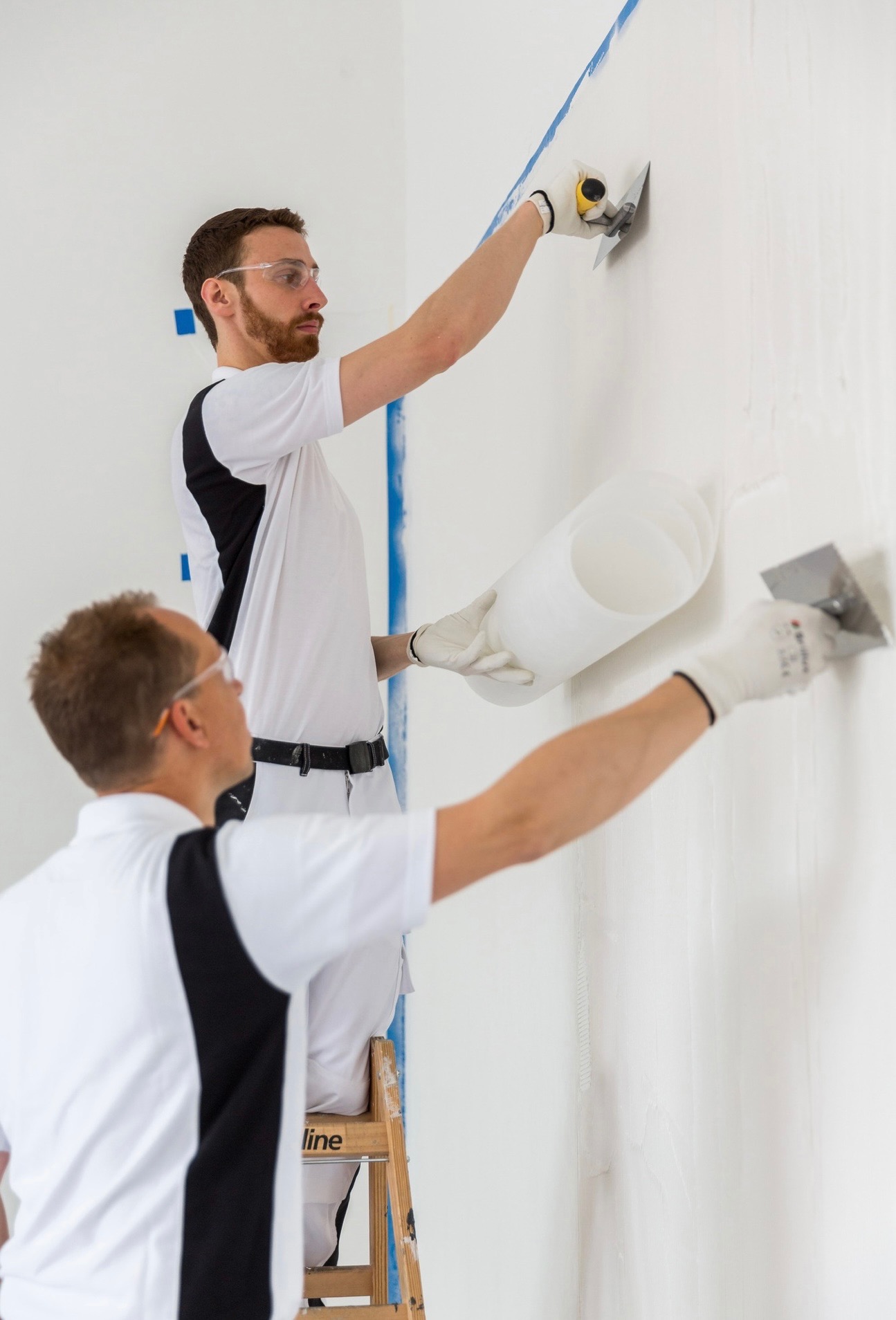 Masy szpachlowe do wykonywania nowych i renowacji spękanych powierzchni w systemie zbrojonym z użyciem flizeliny