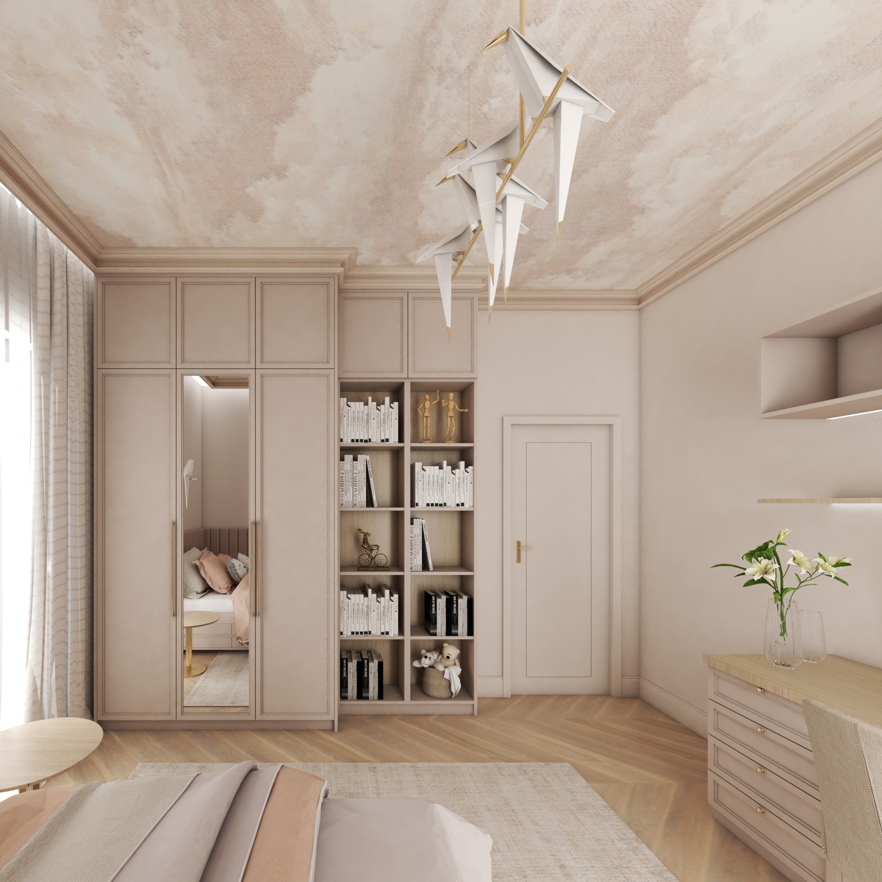 Jasna sypialnia w beżach: zabudowa z szafą z lustrem, regał z książkami i dekoracjami, designerska lampa w kształcie ptaków, drewniana podłoga w jodełkę.