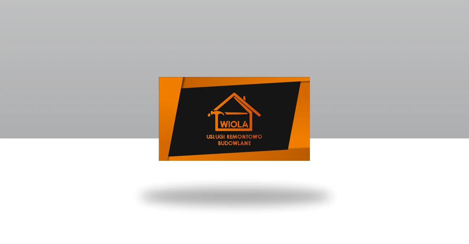 Wizytówka firmy Wiola oferującej usługi remontowo-budowlane, z pomarańczowym logo przedstawiającym dom i młotek na czarnym tle.