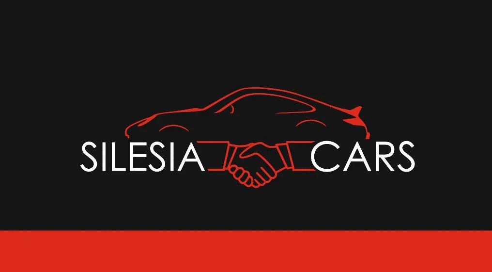 Logo firmy Silesia Cars przedstawiające stylizowany obrys samochodu nad uściskiem dłoni, całość na czarnym tle z czerwonym paskiem u dołu.