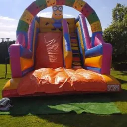 Zamek dmuchany Minion