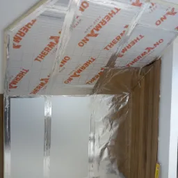 Przygotowanie ścian pod salne