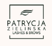 Logo firmy Patrycja Zielińska Lashes & Brows w minimalistycznym stylu, przedstawiające stylizowane oko z długimi rzęsami w obramowaniu.