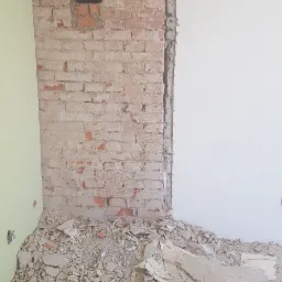 Skuty tynk nasiąknięty spalinami