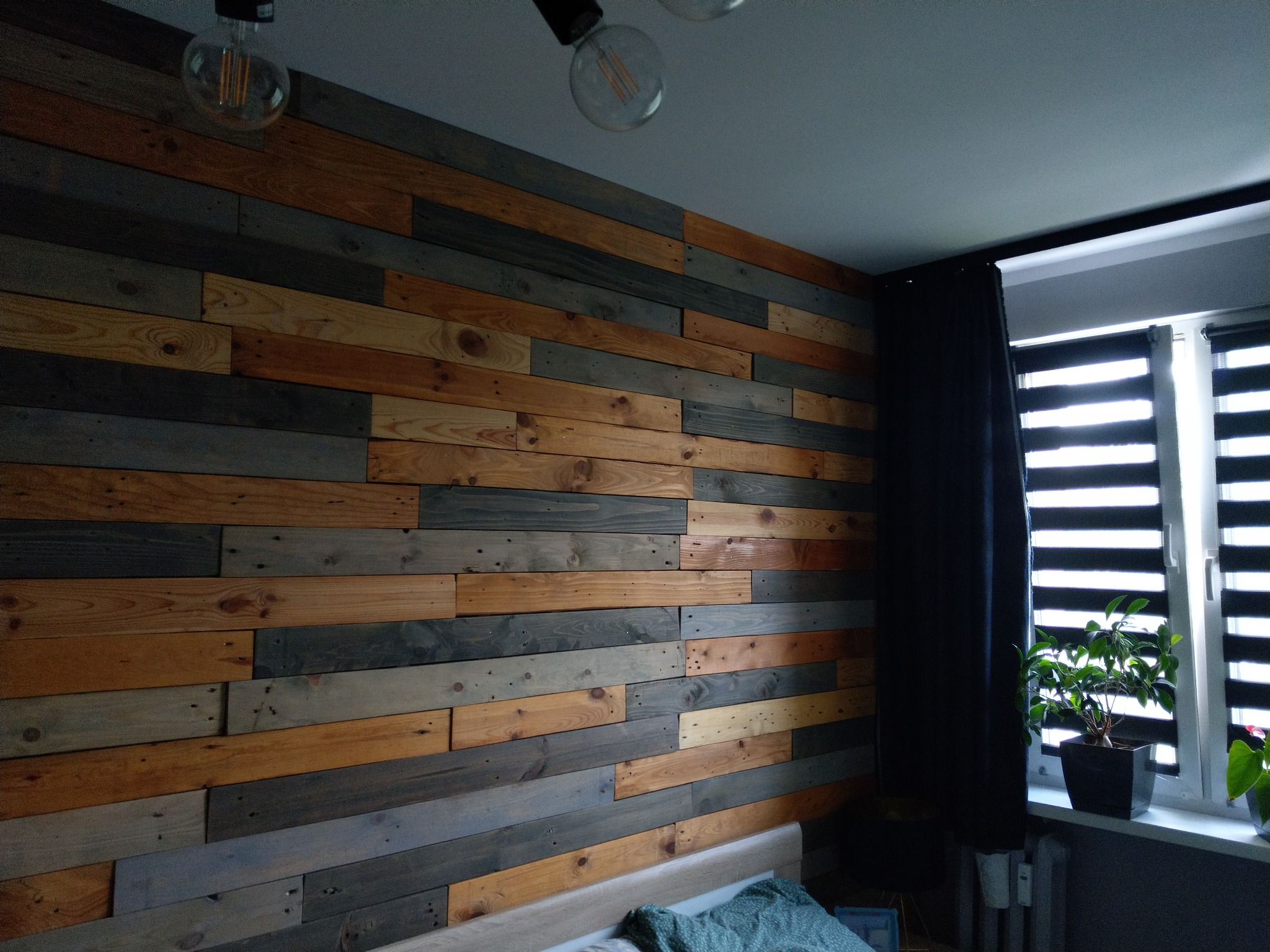 Przykład ściany w sypialni