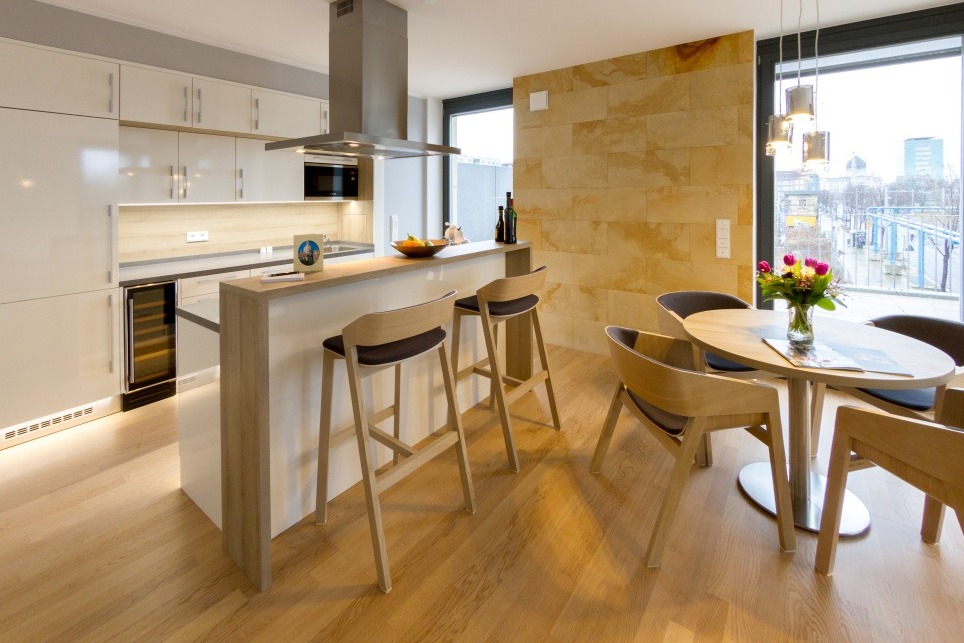 Płyty szlifowane z kamienia naturalnego do salonu