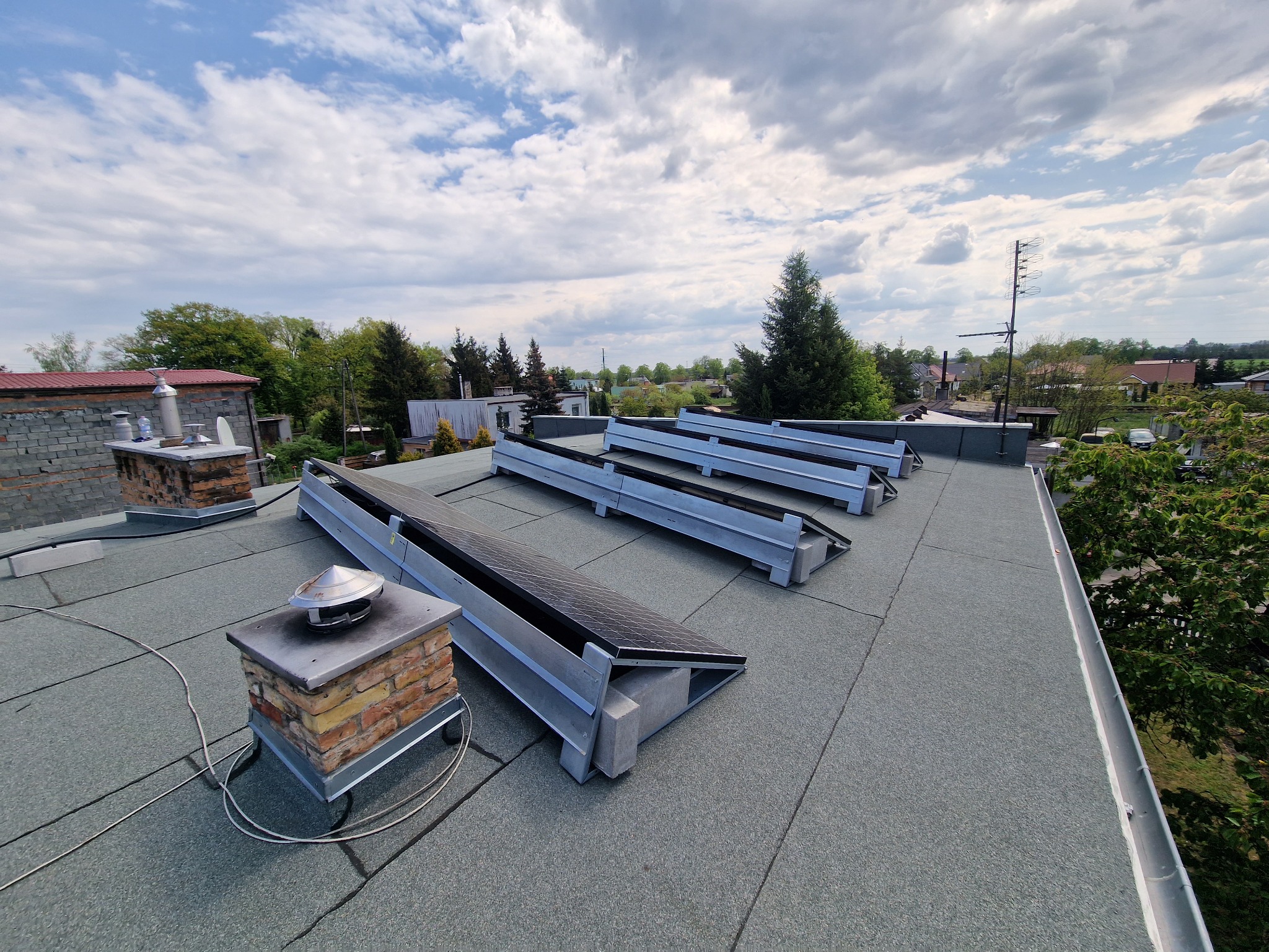 Mała instalacja zaczynająca się od 1kW i stale powiększana o 1kW na życzenie klienta.