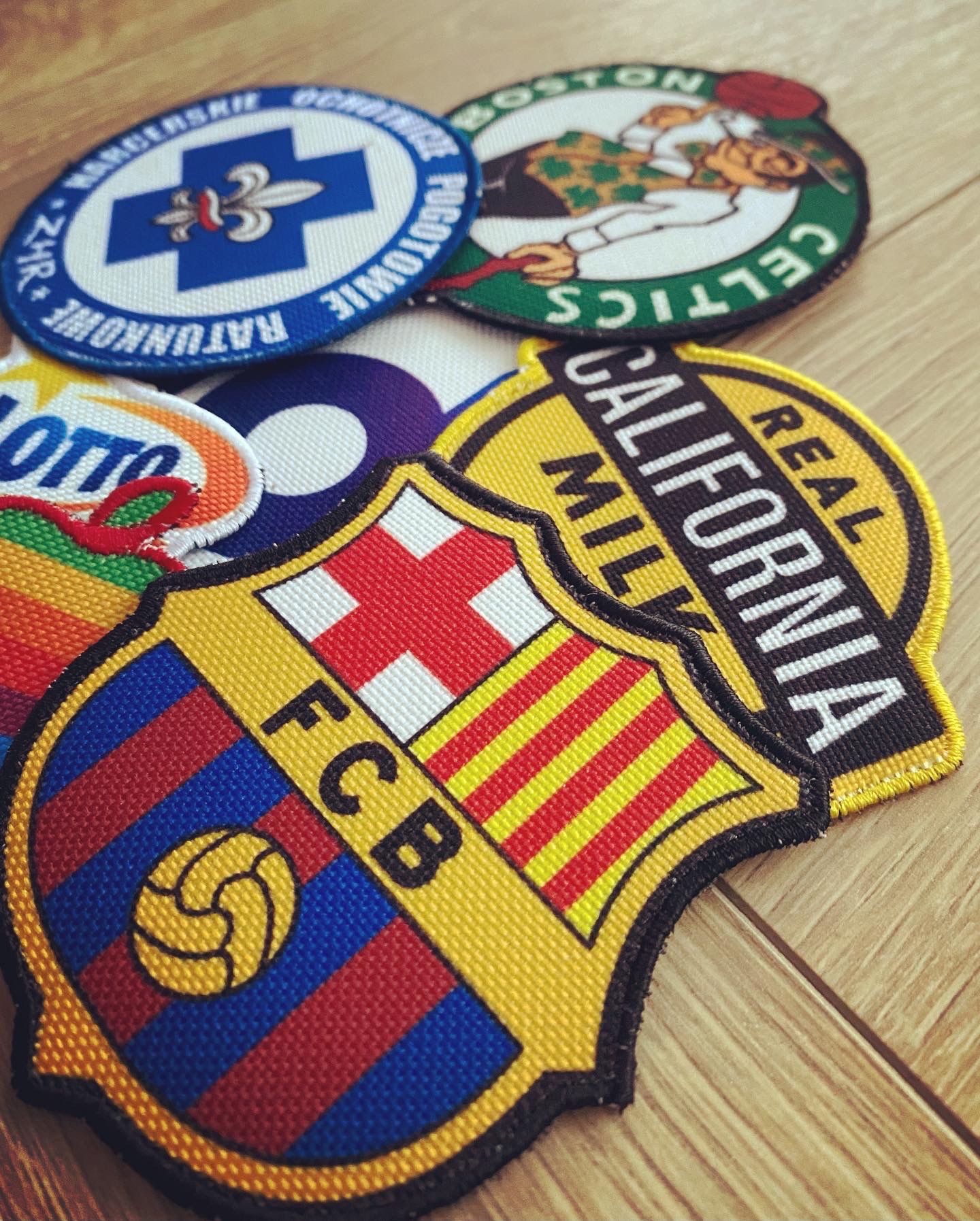 Naszywka sublimowane w wersji do naszycia lub naprasowania