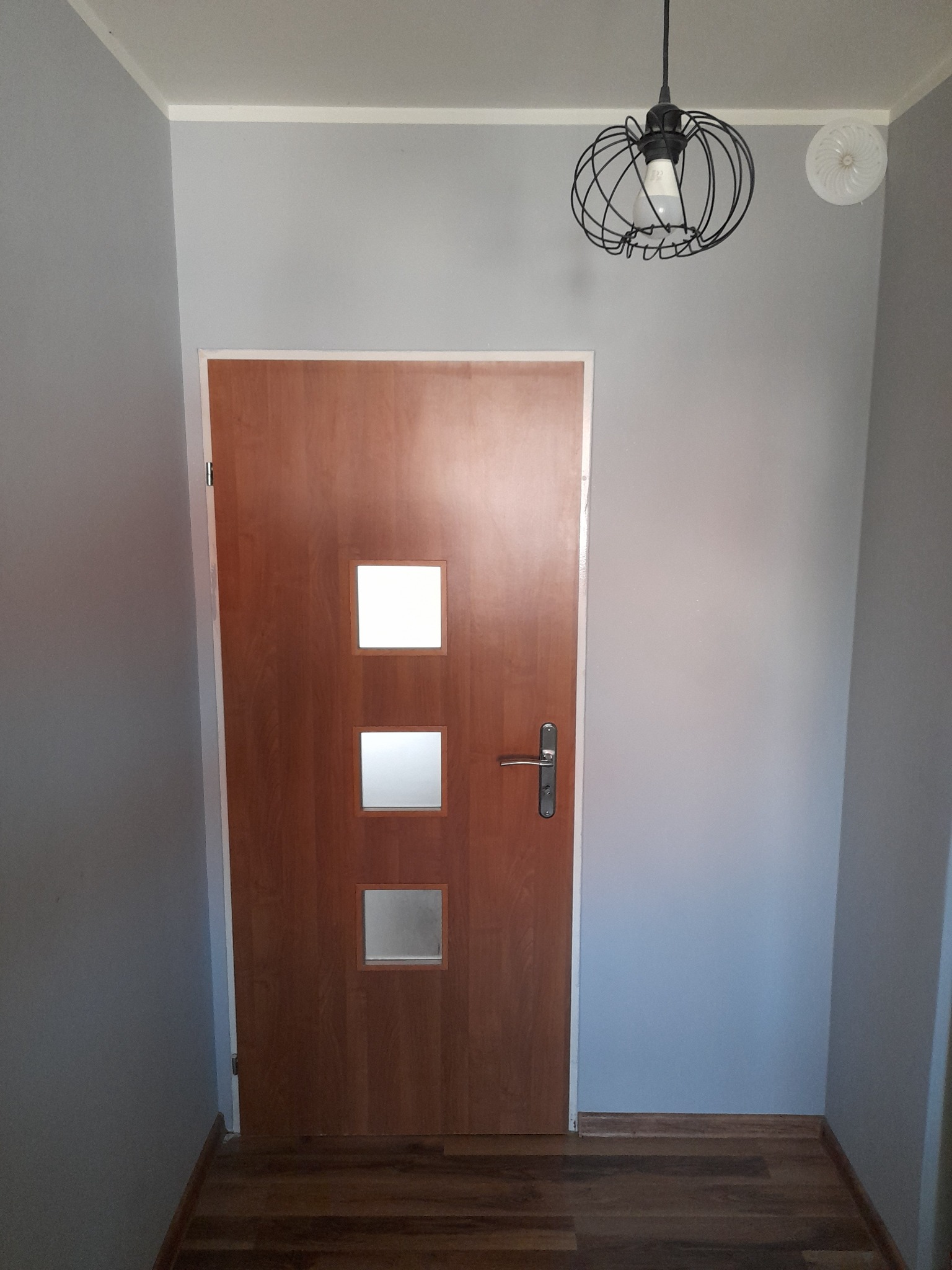 Szpachlowanie i malowanie,montaż drzwi