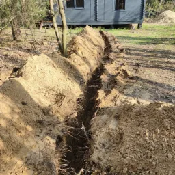 Realizacja zlecenia wykopu pod przyłącze elektryczne