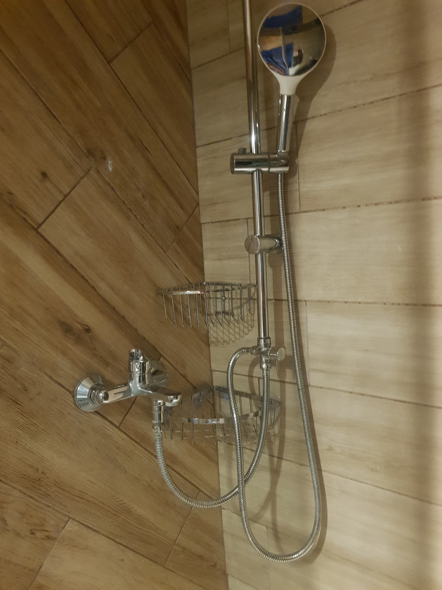 Tak doczyszczamy powierzchnie ,zakamienione ;)