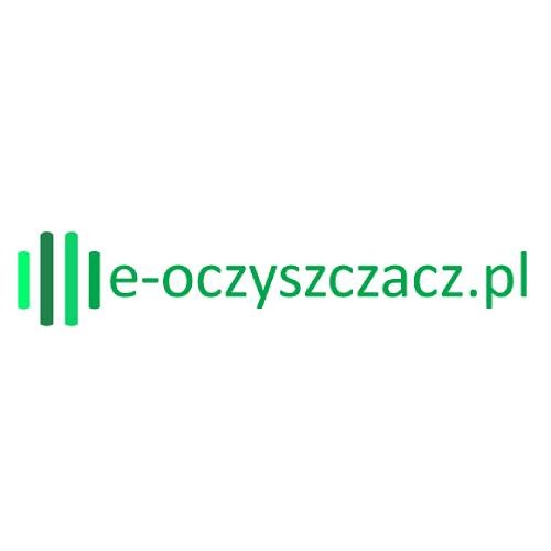 Zielone logo firmy e-oczyszczacz.pl z symbolem graficznym przypominającym słupki wykresu.