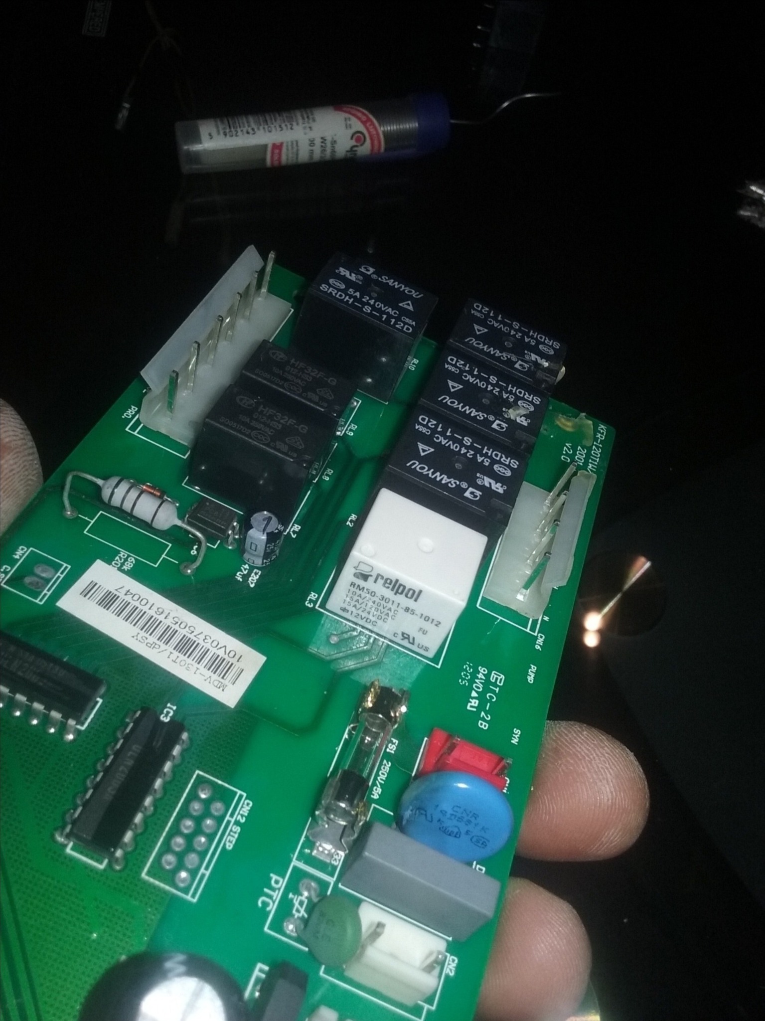 Płyta sterująca po naprawie- wymiana przekaźników