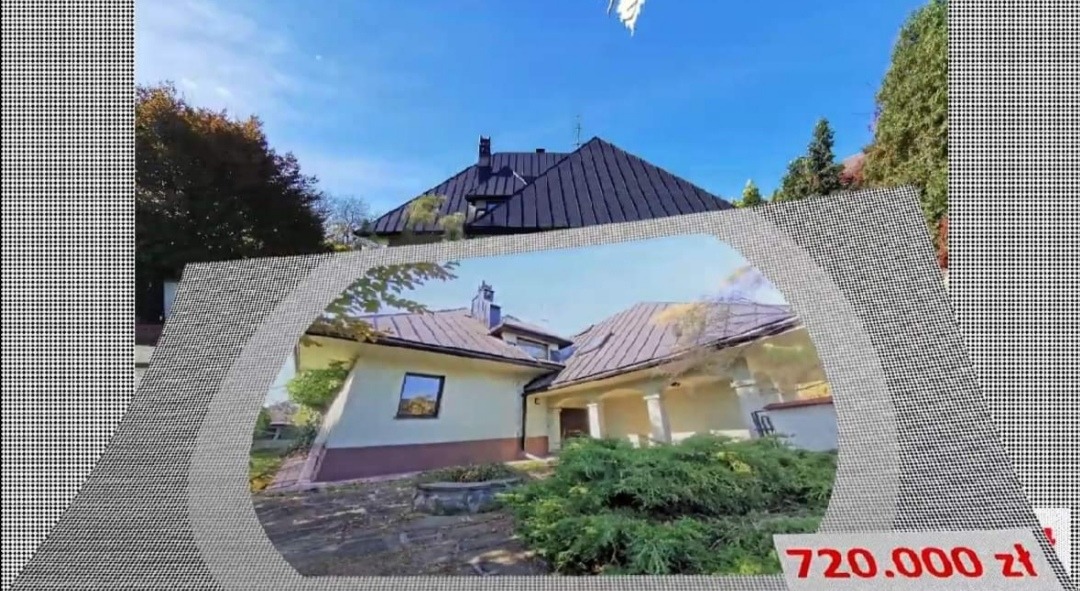 Dwupiętrowy dom z ciemnym dachem i jasną elewacją, prezentowany w ramce z efektem wizualnym, z widoczną ceną 720.000 zł w prawym dolnym rogu.