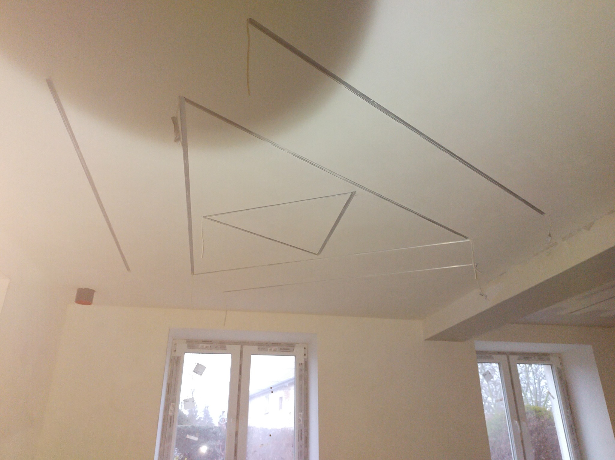 Ledy wpuszczane w sufit w zabudowie gk