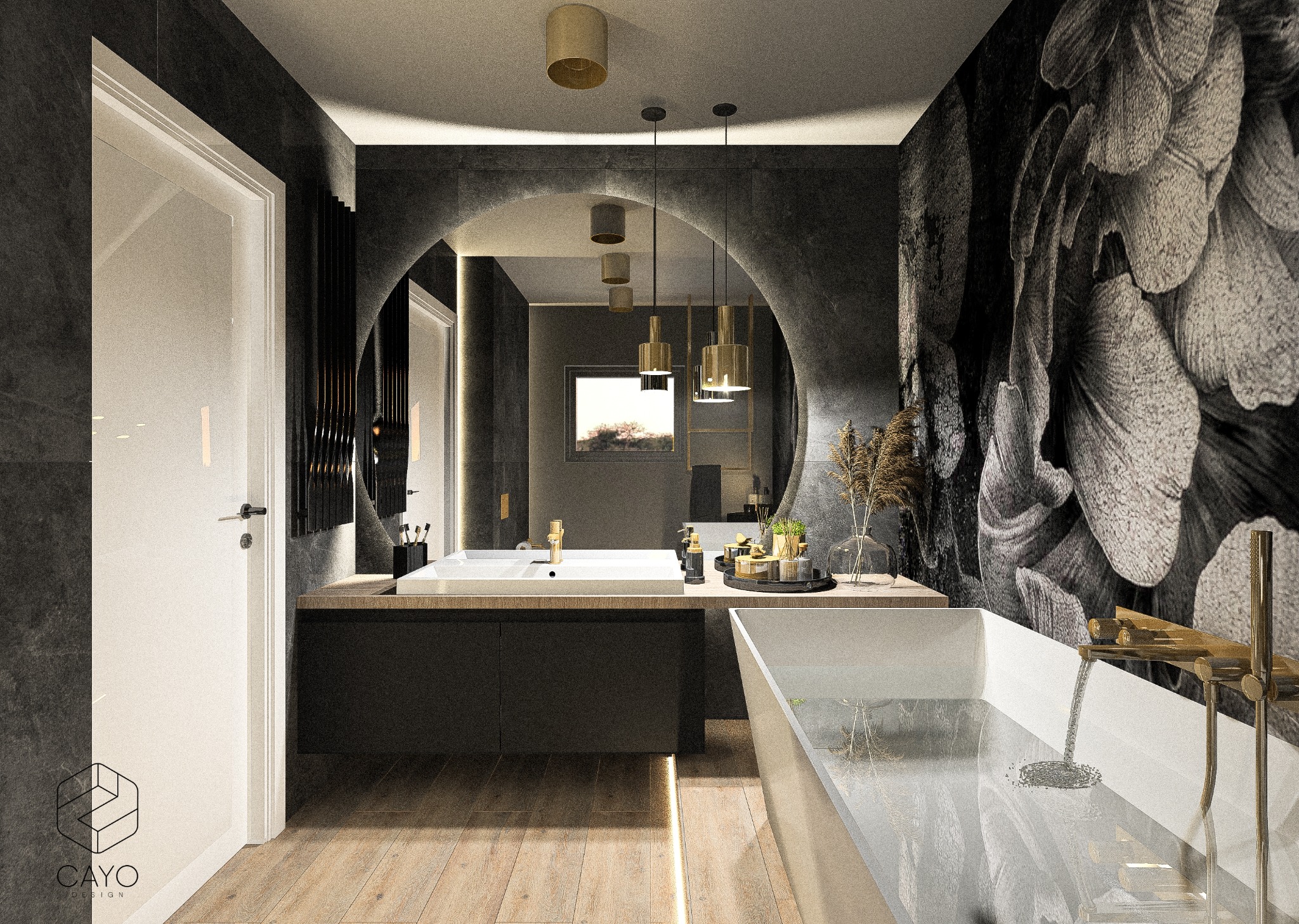 Nowoczesna łazienka z okrągłym lustrem, czarną ścianą z motywem kwiatowym, drewnianą podłogą, białą wanną wypełnioną wodą i złotą armaturą, oświetlona wiszącymi lampami z elementami w kolorze złota.
