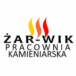 Logo firmy 'ŻAR-WIK Pracownia Kamieniarska' z trzema płomieniami w kolorach żółtym, pomarańczowym i czerwonym.