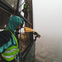 Varso Tower. 
Montaż szyb, okien, i różne pracy na wysokości.