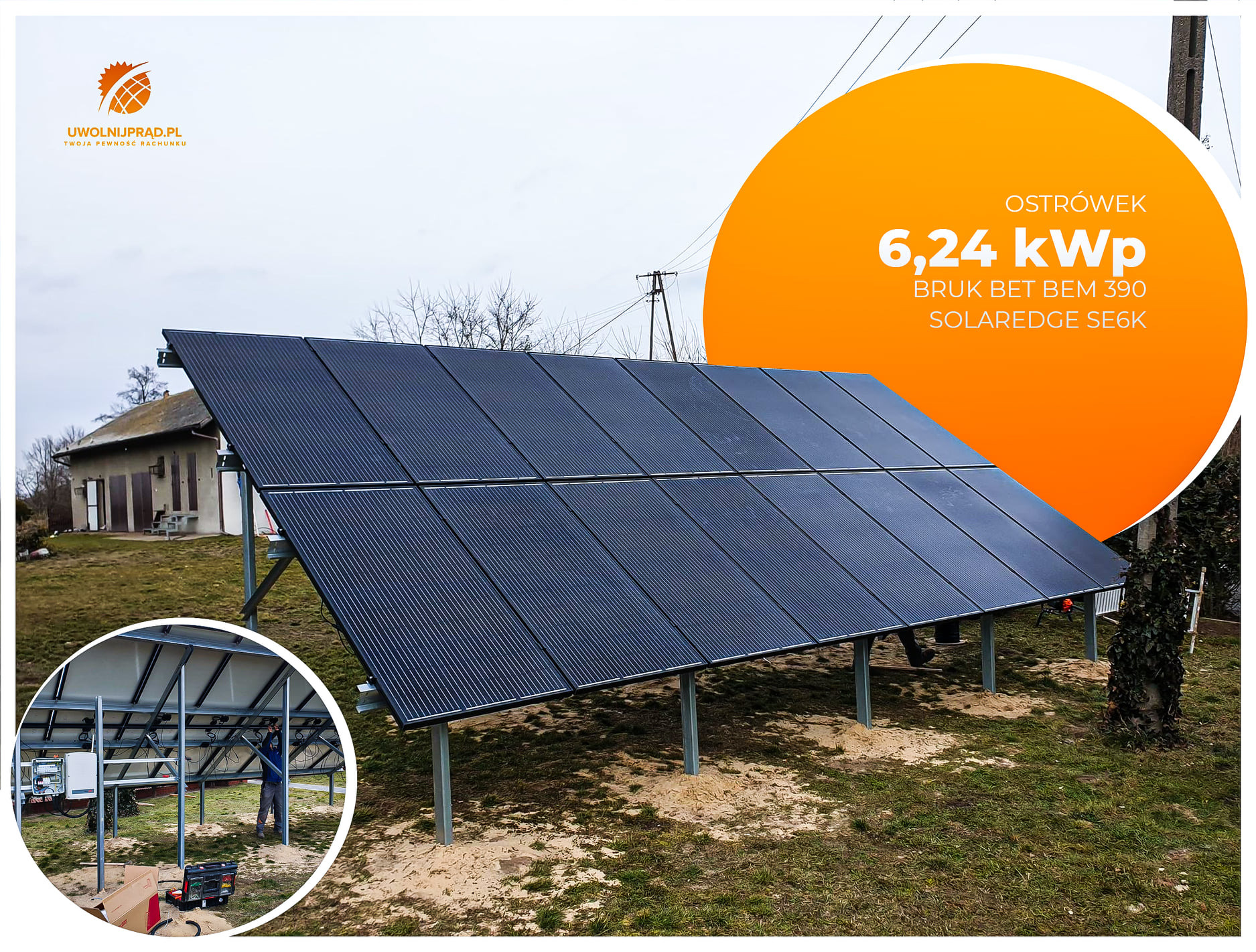 Instalacja fotowoltaiczna na metalowej konstrukcji ustawionej na trawiastym terenie, widoczna osoba pracująca przy podłączeniach elektrycznych.