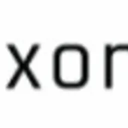 Logo firmy Xonite z abstrakcyjnym symbolem w odcieniach błękitu po lewej stronie i nazwą firmy zapisaną czcionką sans-serif po prawej stronie na białym tle.