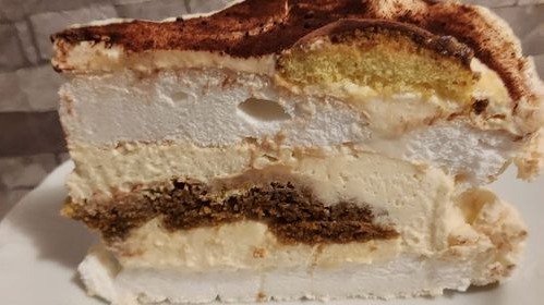 wykonam również skromny torcik bezowy np tiramisu jak na załączonym zdj