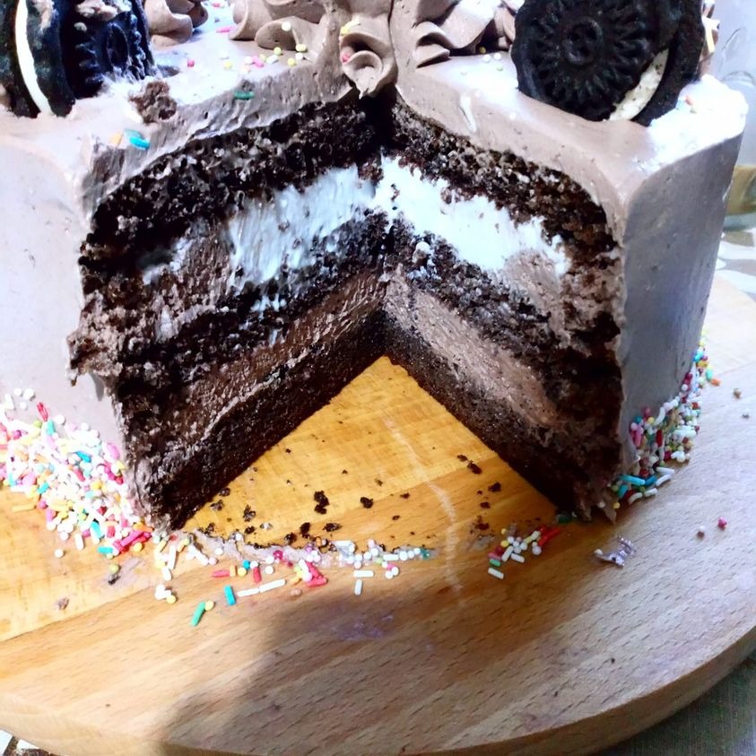 pyszny torcik o smaku oreo i musu kokosowego