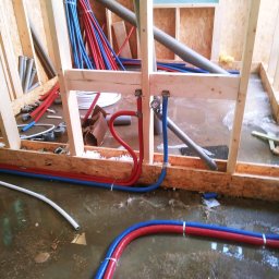 Ostatnio wykonany projekt w domu szkieletowym podłączenie CWU - cyrkulacja wody ciepłej, podłączenia wodno-kanalizacyjne oraz centralne ogrzewanie