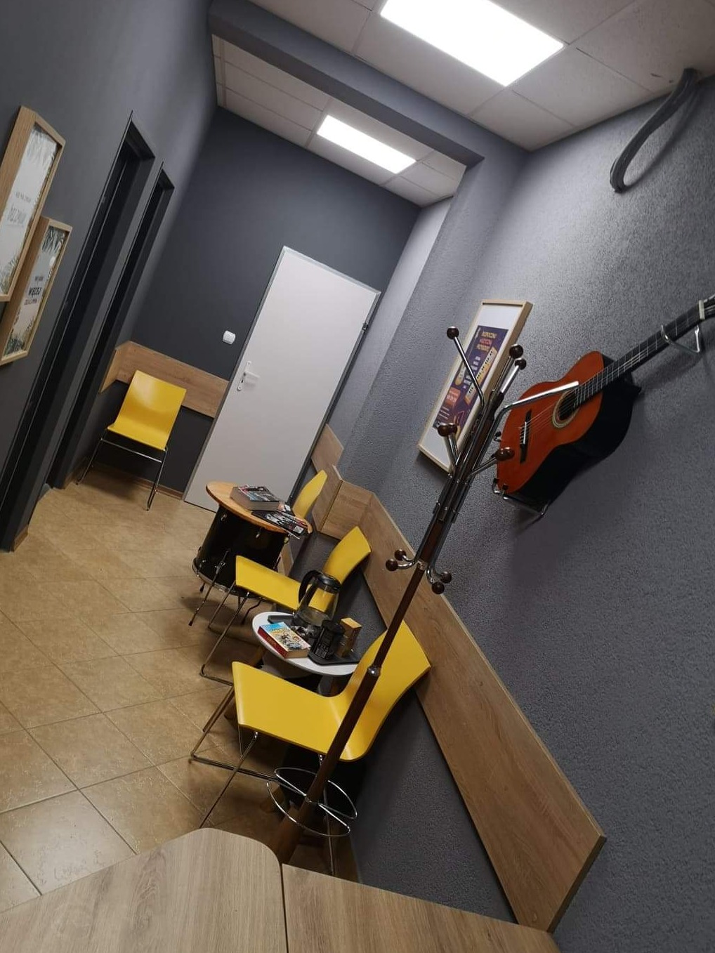 A w oczekiwaniu na zajęcia można zagłębić się w MUZYCZNE lektury :)