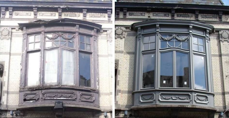 Porównanie starego i odnowionego okna wykuszowego z dekoracyjnymi elementami, zamontowanego w murze z cegły.