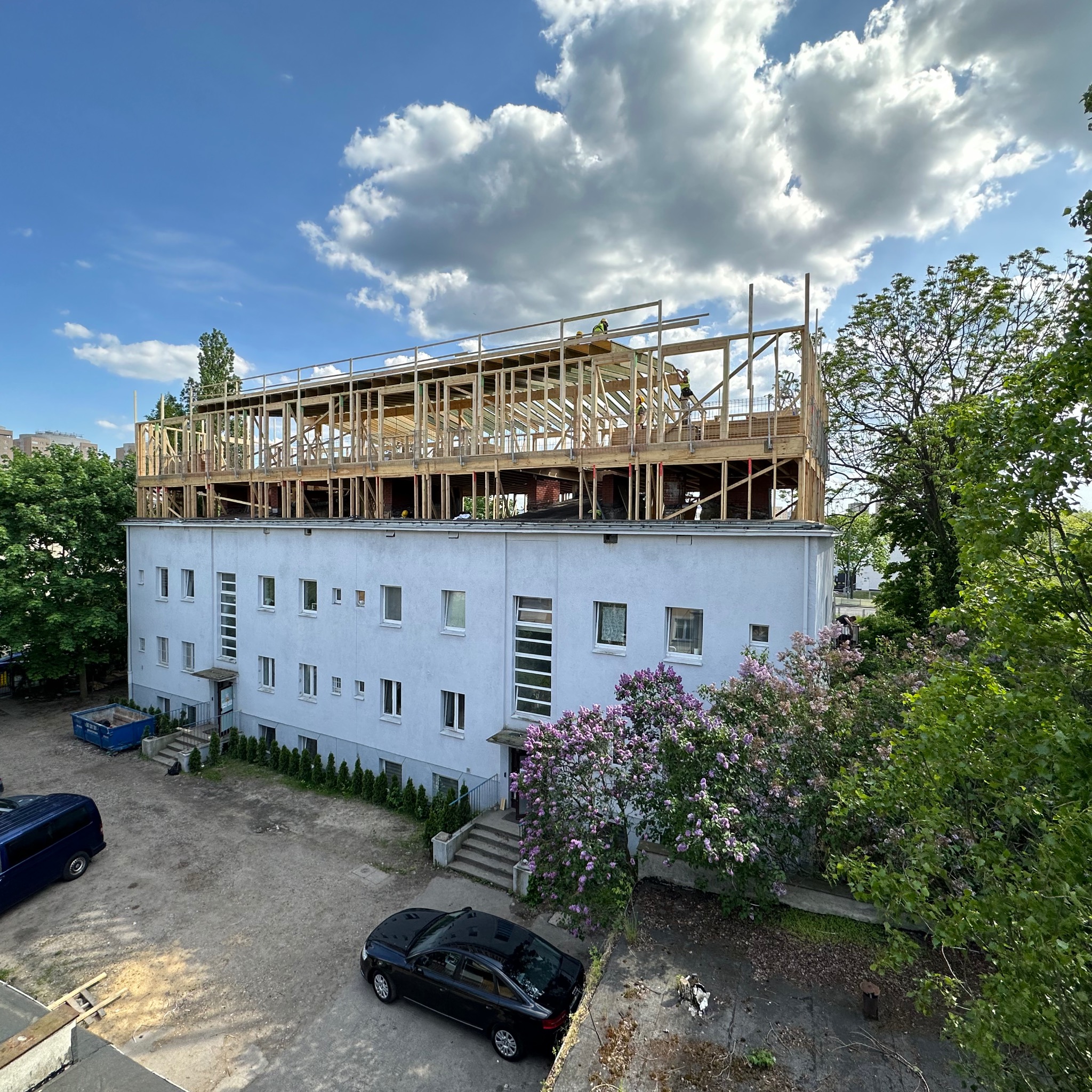 Nadbudowa w konstrukcji szkieletowej drewnianej o 700 m2.