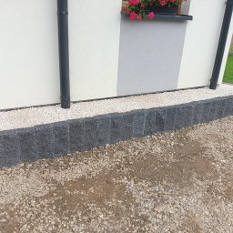 Obrzeże z palisady.