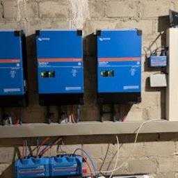 Konsystel Jarosław Piszkiewicz - Inwertery Magazynujące Victron