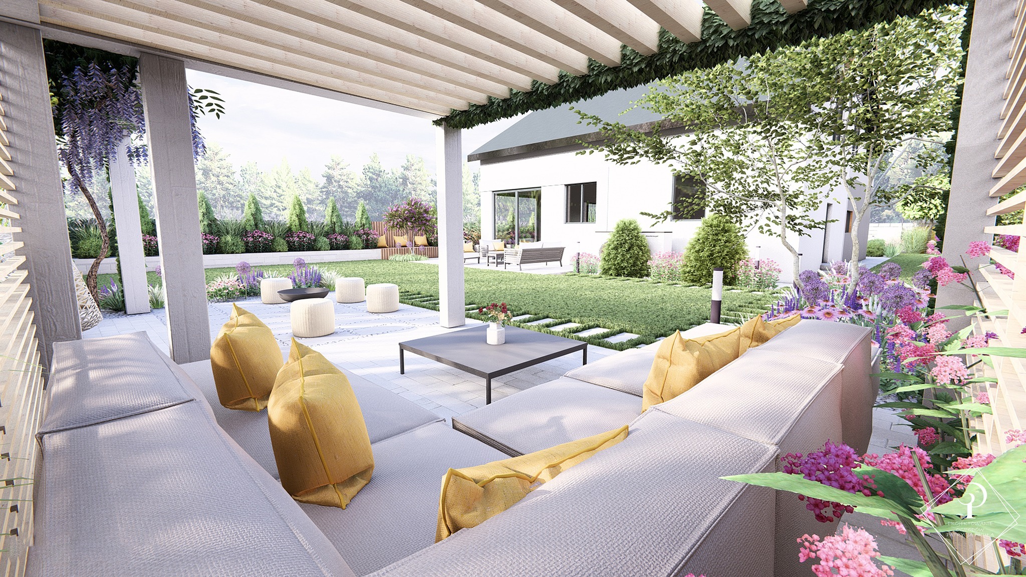 Wizualizacja tarasu z pergolą, szarą sofą z żółtymi poduszkami, stolikiem kawowym i wypielęgnowanym ogrodem w tle. Widoczna roślinność pnąca się po pergoli i kwitnące kwiaty w rabatach.