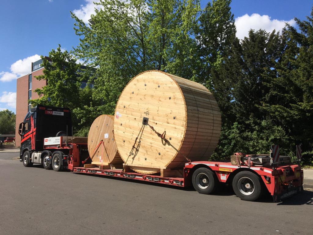 Transport Kabli naczepa niskopodwoziowa