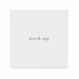 Maskup PRO - delikatna, szyfonowa ochrona przed plamami z makijażu oraz pomocnik codziennej pielęgnacji. Produkt wielofunkcyjny. 