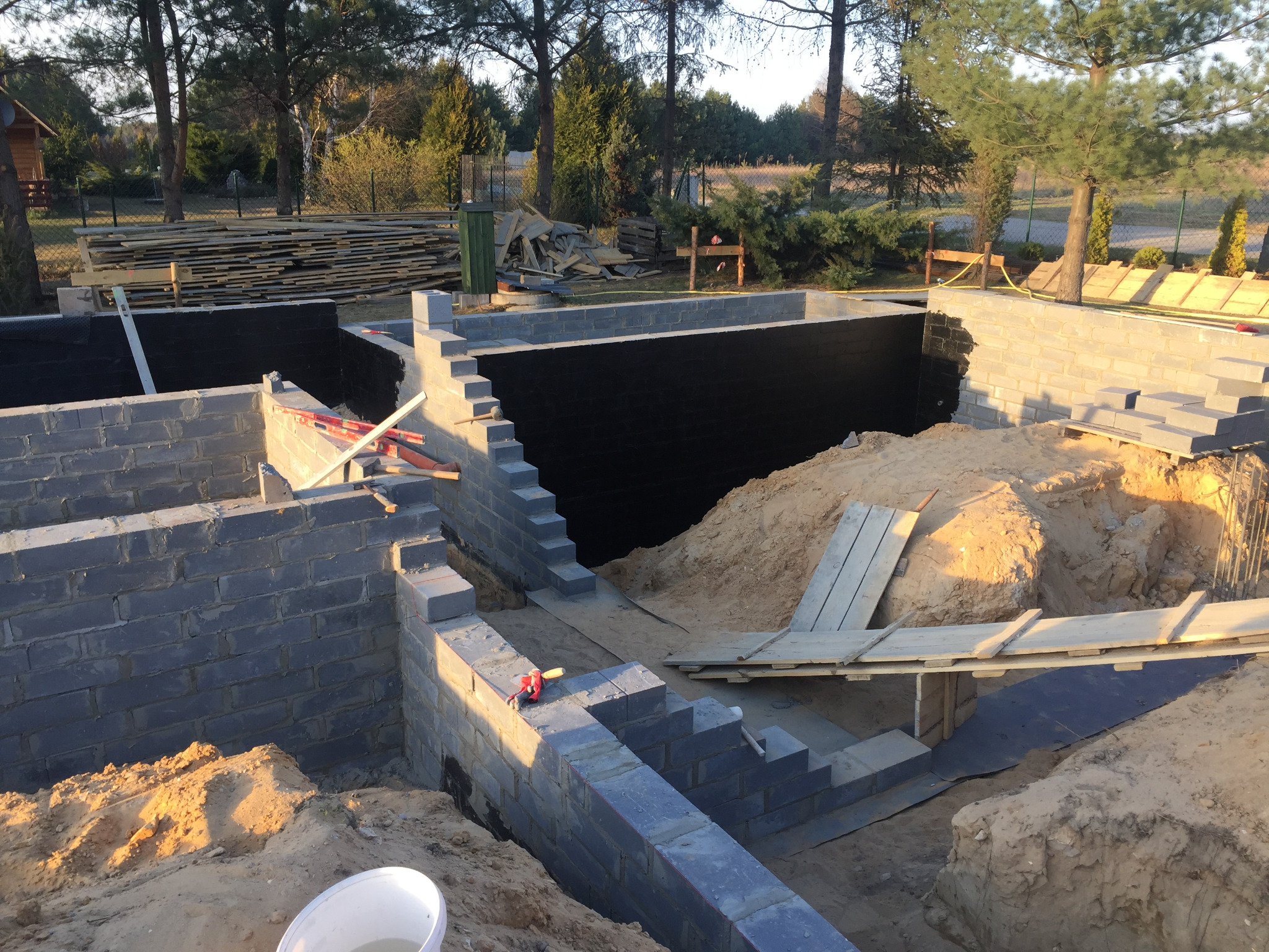 Budowa fundamentu domy jednorodzinnego