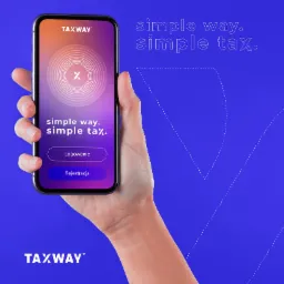 Dłoń trzymająca smartfon z uruchomioną aplikacją do rozliczeń podatkowych Taxway z gradientowym interfejsem i przyciskami Logowanie i Rejestracja, na niebieskim tle z elementami graficznymi.